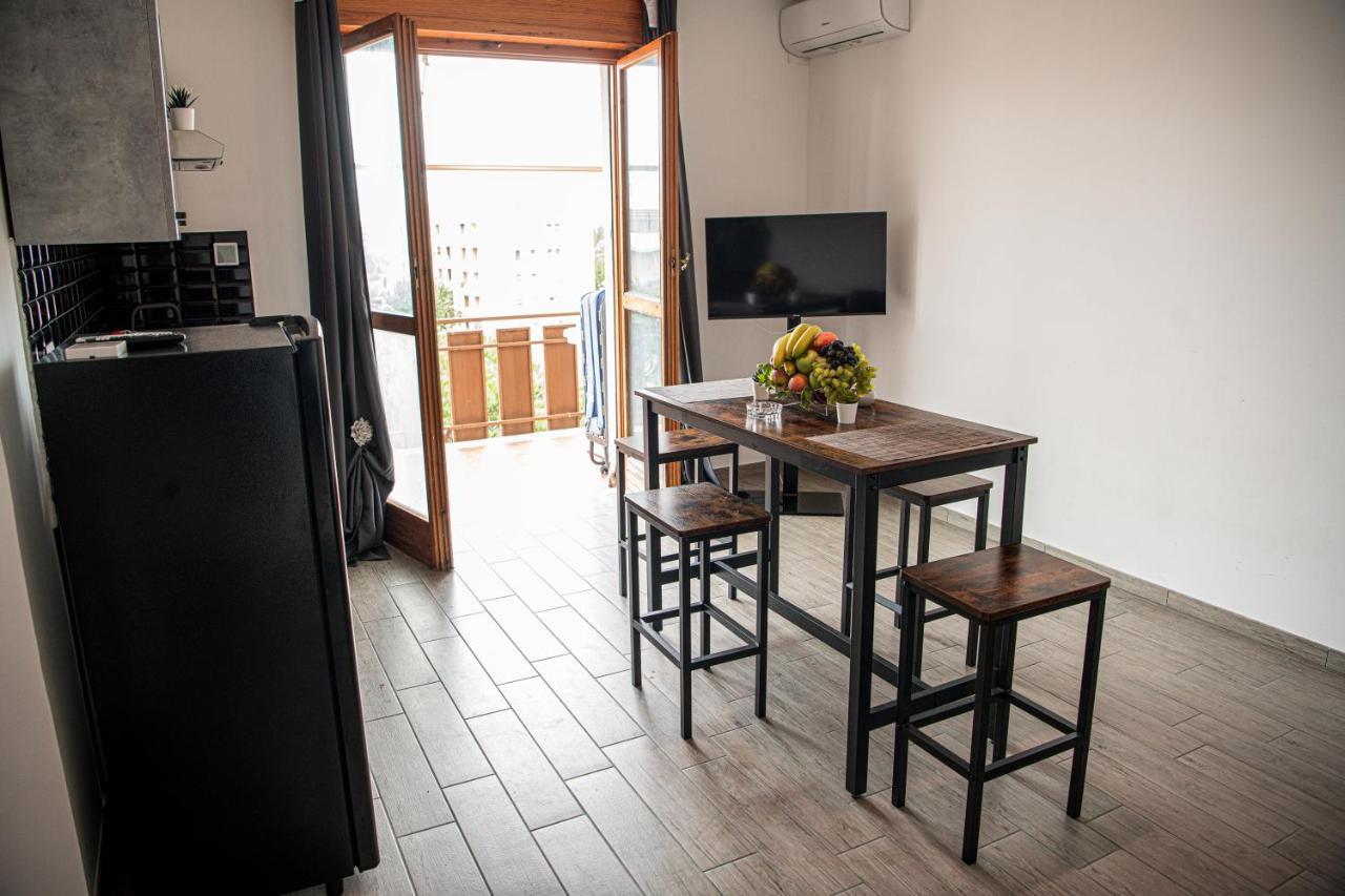 Cs Luxury House Lägenhet Lido di Ostia Exteriör bild